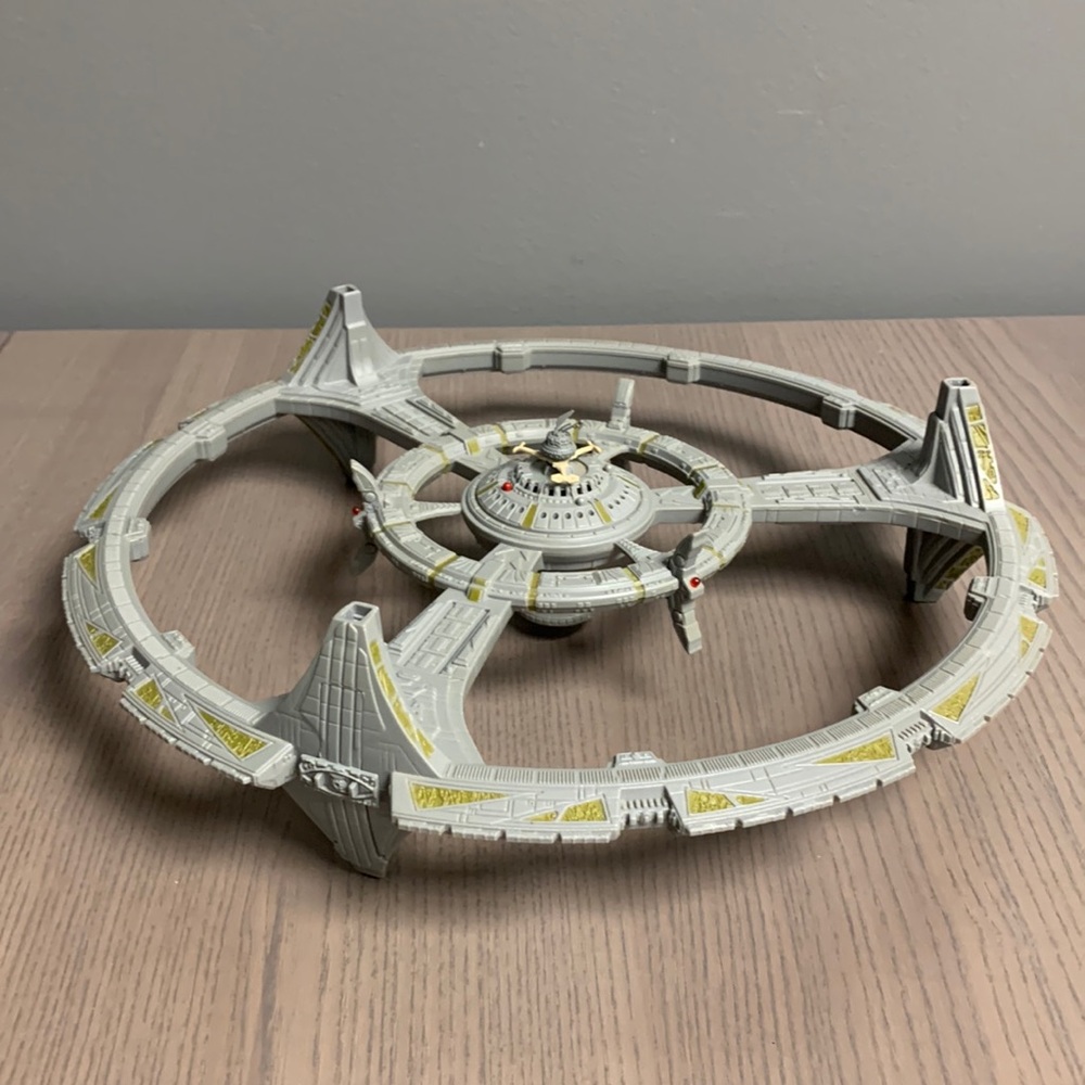 STAR TREK DEEP SPACE NINE DS9 SPACE STATION INCOMPLETE WORKS